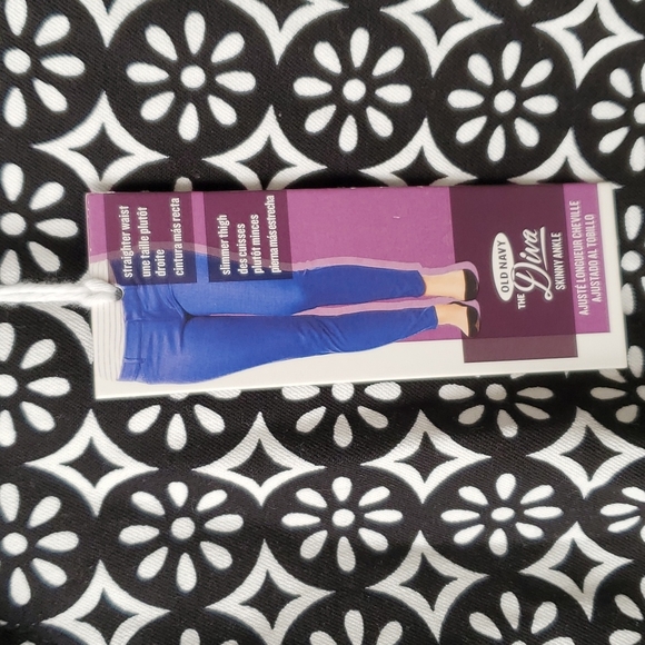 Old Navy black and white diva skinny ankle pants in size 12, NWT - Picture 2 of 9